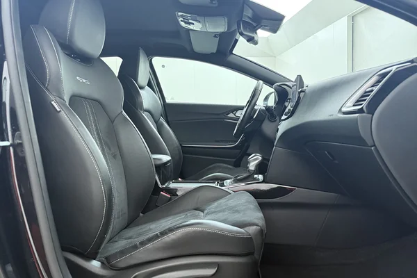 Kia ProCeed (2021) — foto 25 van 27