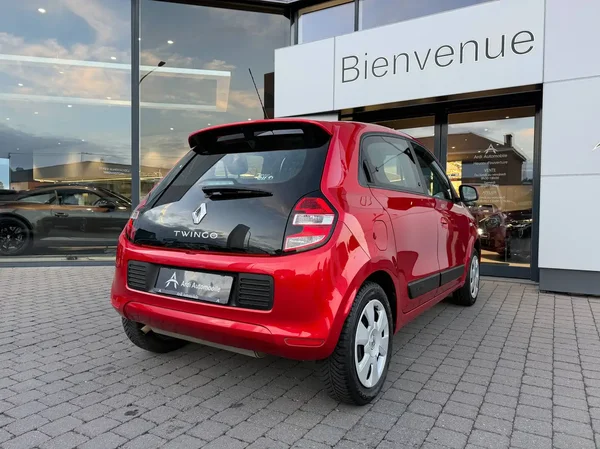 Renault Twingo (2015) — foto 13 van 18
