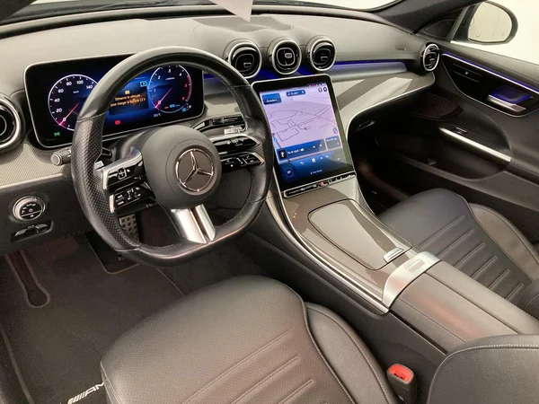 MERCEDES-BENZ C Break (2022) — foto 16 van 36