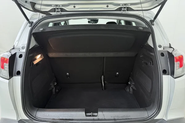 Opel Crossland (2022) — foto 20 van 24