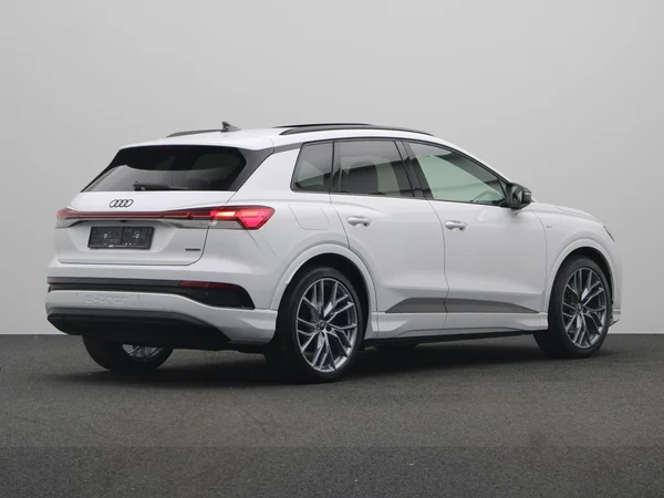 AUDI Q4 e-tron (2025) — foto 12 van 27