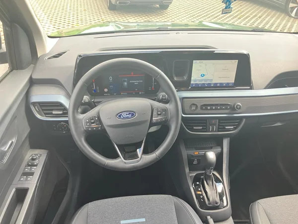 FORD Tourneo Courier (2024) — foto 19 van 24