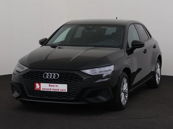 AUDI A3 (2023) — foto 1 van 26