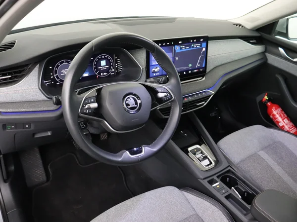 SKODA Octavia Combi (2024) — foto 19 van 20