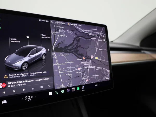 Tesla Model Y (2023) — foto 19 van 41