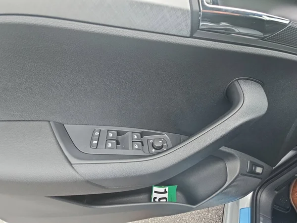 SKODA Karoq (2025) — foto 8 van 28