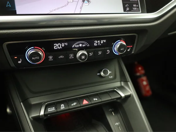 AUDI Q3 Sportback PHEV (2024) — foto 11 van 23