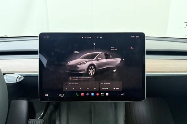Tesla Model Y (2023) — foto 3 van 23