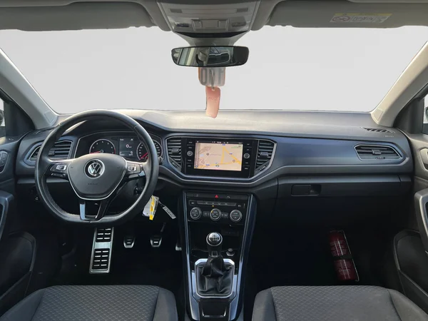 VOLKSWAGEN T-Roc (2021) — foto 17 van 20