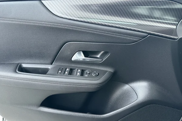 Opel Mokka (2022) — foto 8 van 16