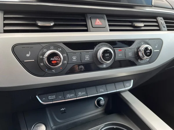 AUDI A4 Avant (2023) — foto 9 van 22