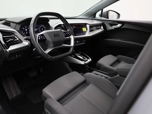 Audi Q4 e-tron (2024) — foto 10 van 50