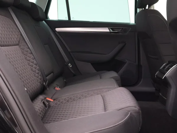 SKODA Superb Combi (2024) — foto 2 van 29