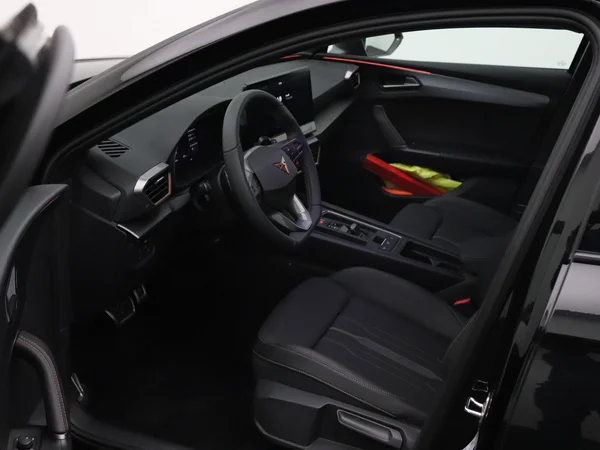 CUPRA Leon ST (2025) — foto 11 van 19