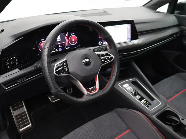 Volkswagen Golf (2021) — foto 3 van 30