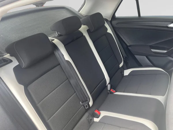 VOLKSWAGEN T-Roc (2021) — foto 17 van 21