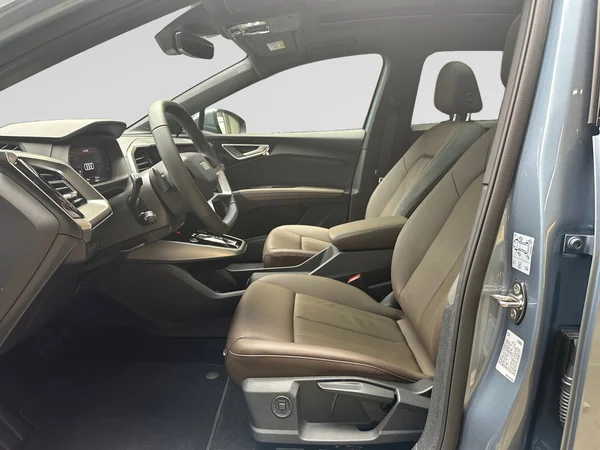 AUDI Q4 e-tron (2025) — foto 3 van 16