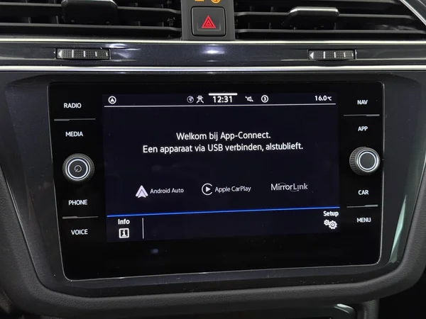 VOLKSWAGEN Tiguan (2022) — foto 13 van 29