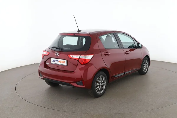 Toyota Yaris (2017) — foto 12 van 16
