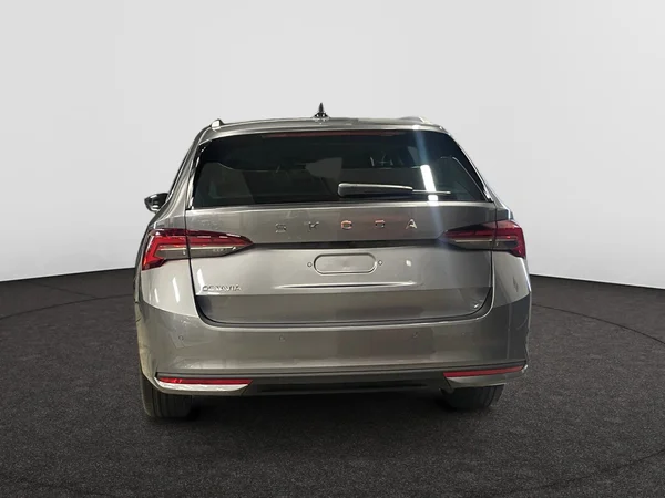 SKODA Octavia Combi (2025) — foto 9 van 21