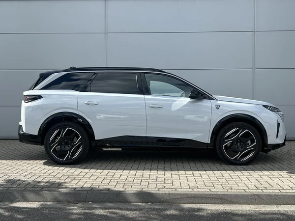 Peugeot e-5008 (2026) — foto 15 van 20