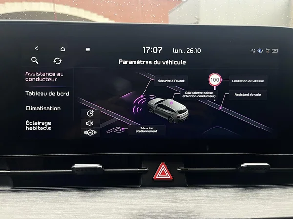 KIA Sportage Dsl (2023) — foto 16 van 18