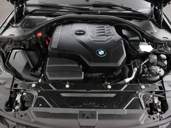 BMW 330 (2021) — foto 6 van 31