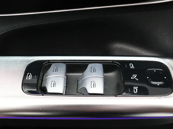 Mercedes-Benz EQE (2024) — foto 4 van 34