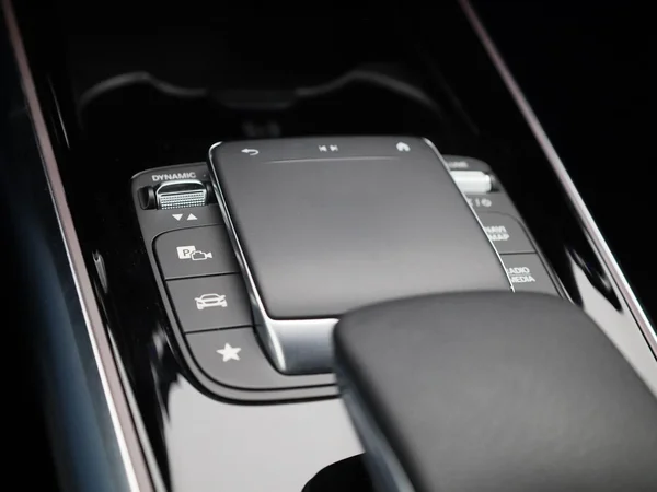 Mercedes-Benz EQA (2023) — foto 16 van 45