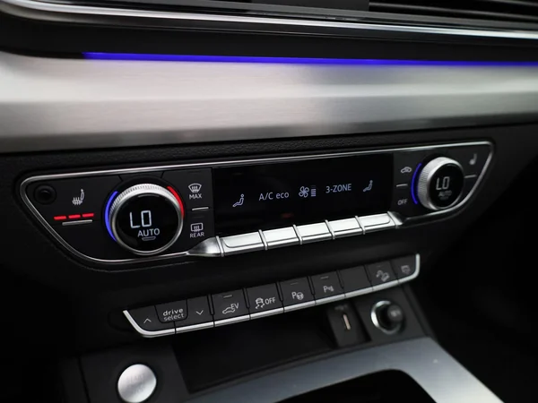 Audi Q5 (2023) — foto 25 van 53