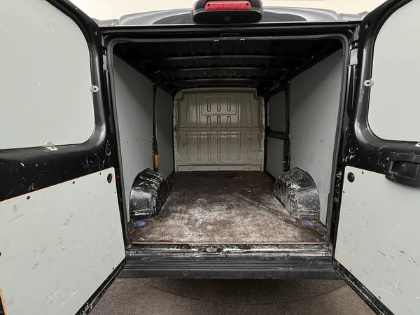 PEUGEOT Boxer (2021) — foto 8 van 23