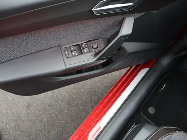 SEAT Leon (2020) — foto 6 van 23