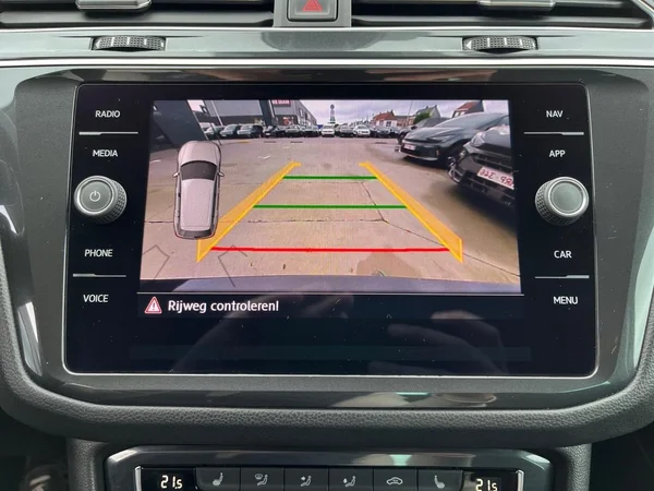 VOLKSWAGEN Tiguan (2019) — foto 5 van 22