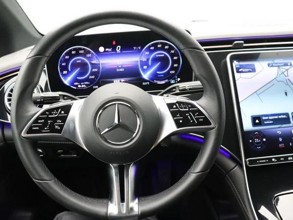 Mercedes-Benz EQE (2025) — foto 3 van 24