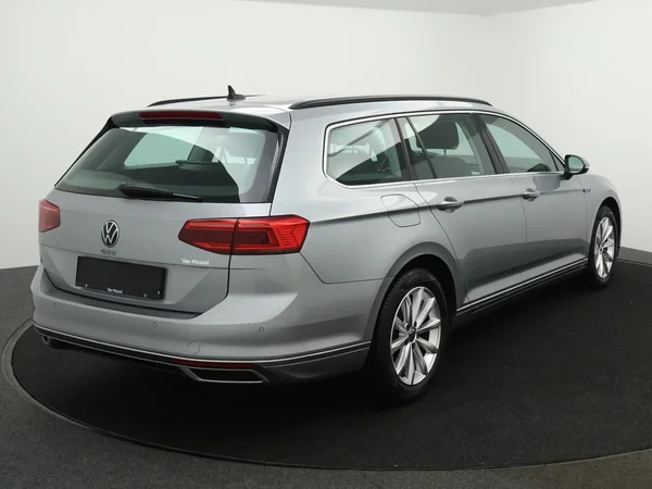 Volkswagen Passat (2022) — foto 3 van 31