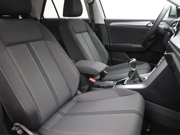 VOLKSWAGEN T-Roc (2024) — foto 13 van 18