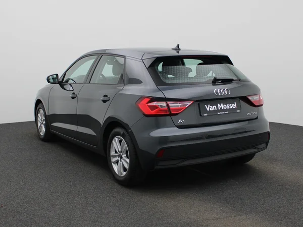 Audi A1 Sportback (2023) — foto 12 van 35