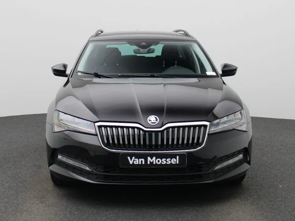 Škoda Superb (2024) — foto 23 van 40