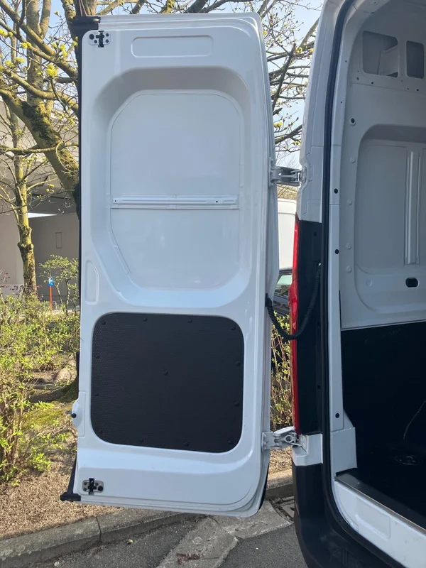 Maxus eDeliver9 (2023) — foto 21 van 33