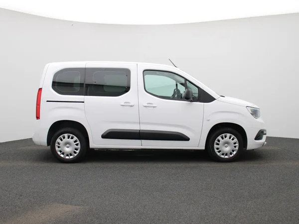 Opel Combo (2023) — foto 35 van 38