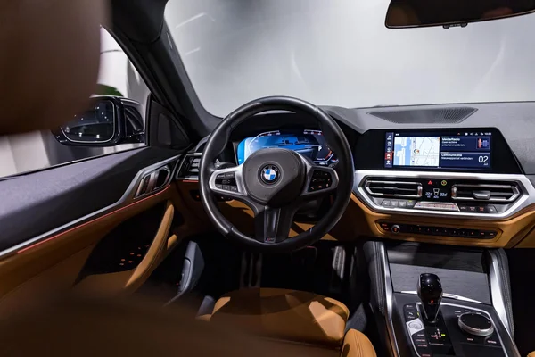 BMW 4 Reeks (2023) — foto 15 van 36