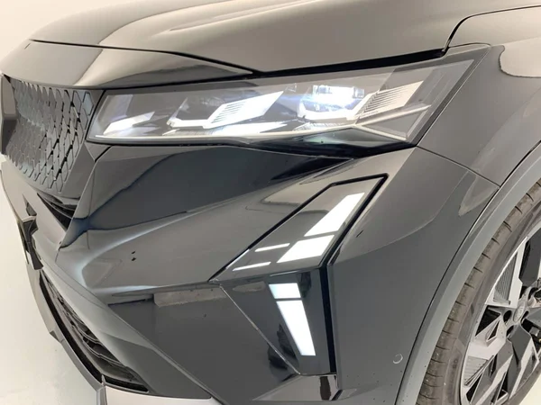 Renault Rafale E-TECH (HEV) (2026) — foto 19 van 28