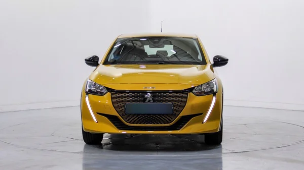 Peugeot E-208 (2023) — foto 42 van 43