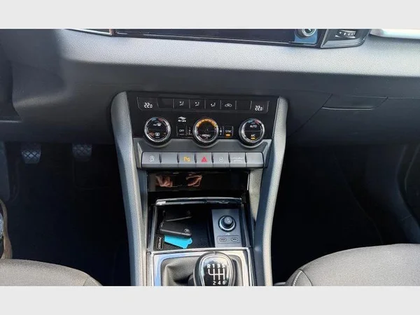 Skoda Karoq (2023) — foto 18 van 25