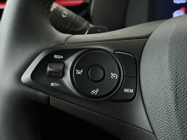 OPEL Corsa (2023) — foto 9 van 28