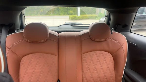 MINI Cooper (2024) — foto 2 van 13
