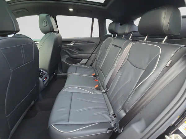 VOLKSWAGEN Tiguan (2026) — foto 4 van 24