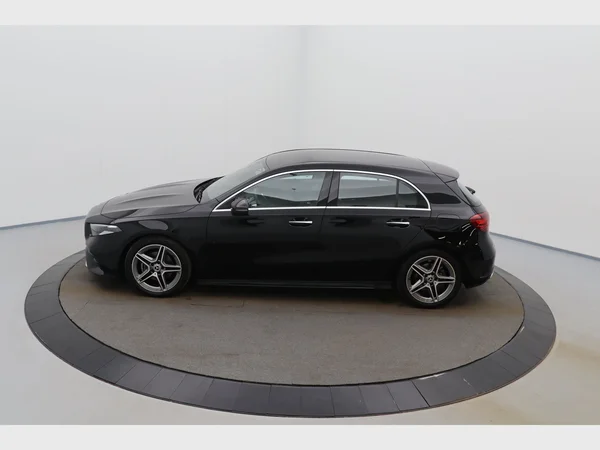 MERCEDES-BENZ A 200 (2024) — foto 4 van 25