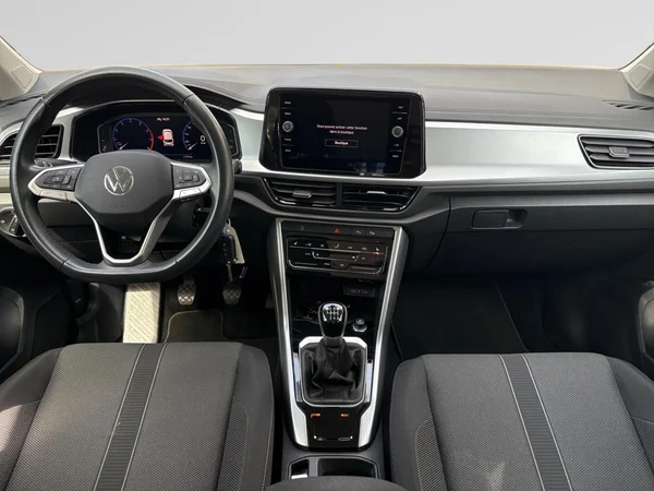 VOLKSWAGEN T-Roc (2023) — foto 2 van 24