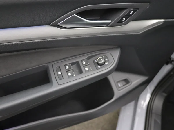 VOLKSWAGEN Golf VIII SW (2024) — foto 8 van 26